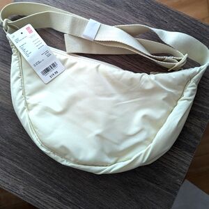 NWT Uniqlo Round Mini Shoulder Bag, Natural